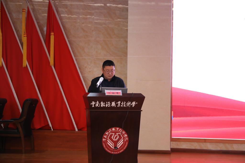 D812